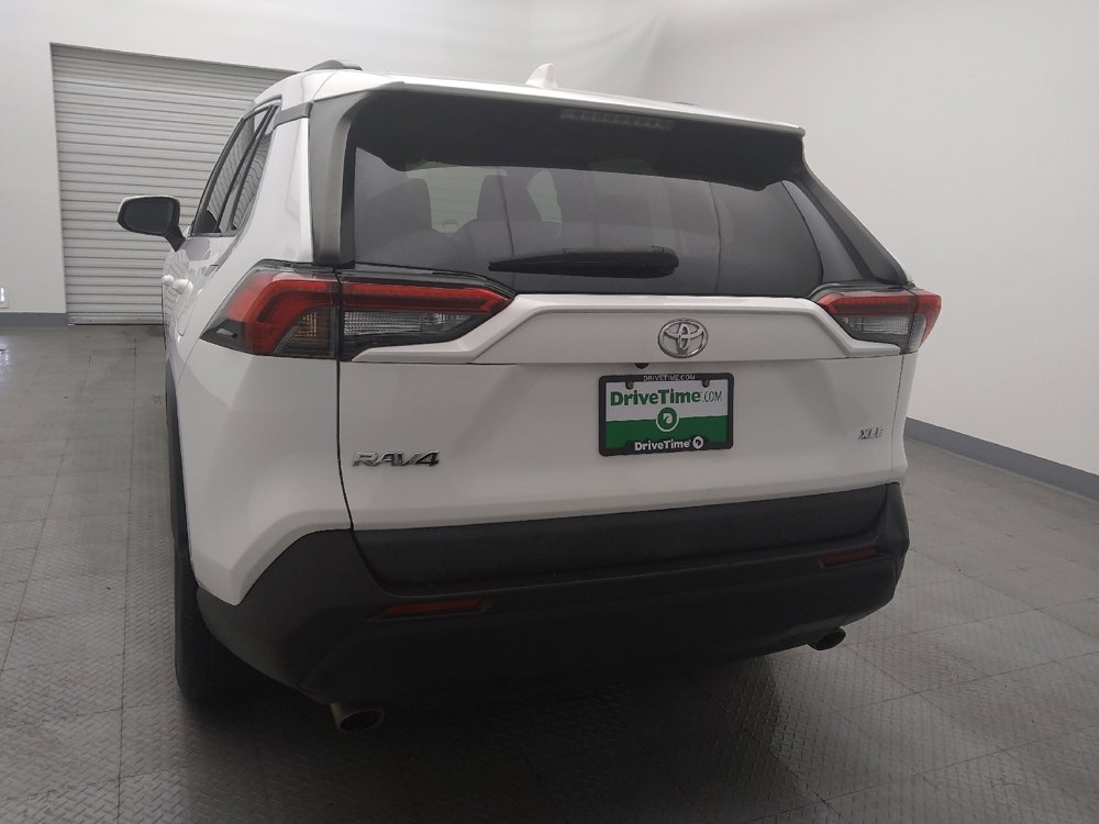 Used 2020 Toyota RAV4 XLE image 6