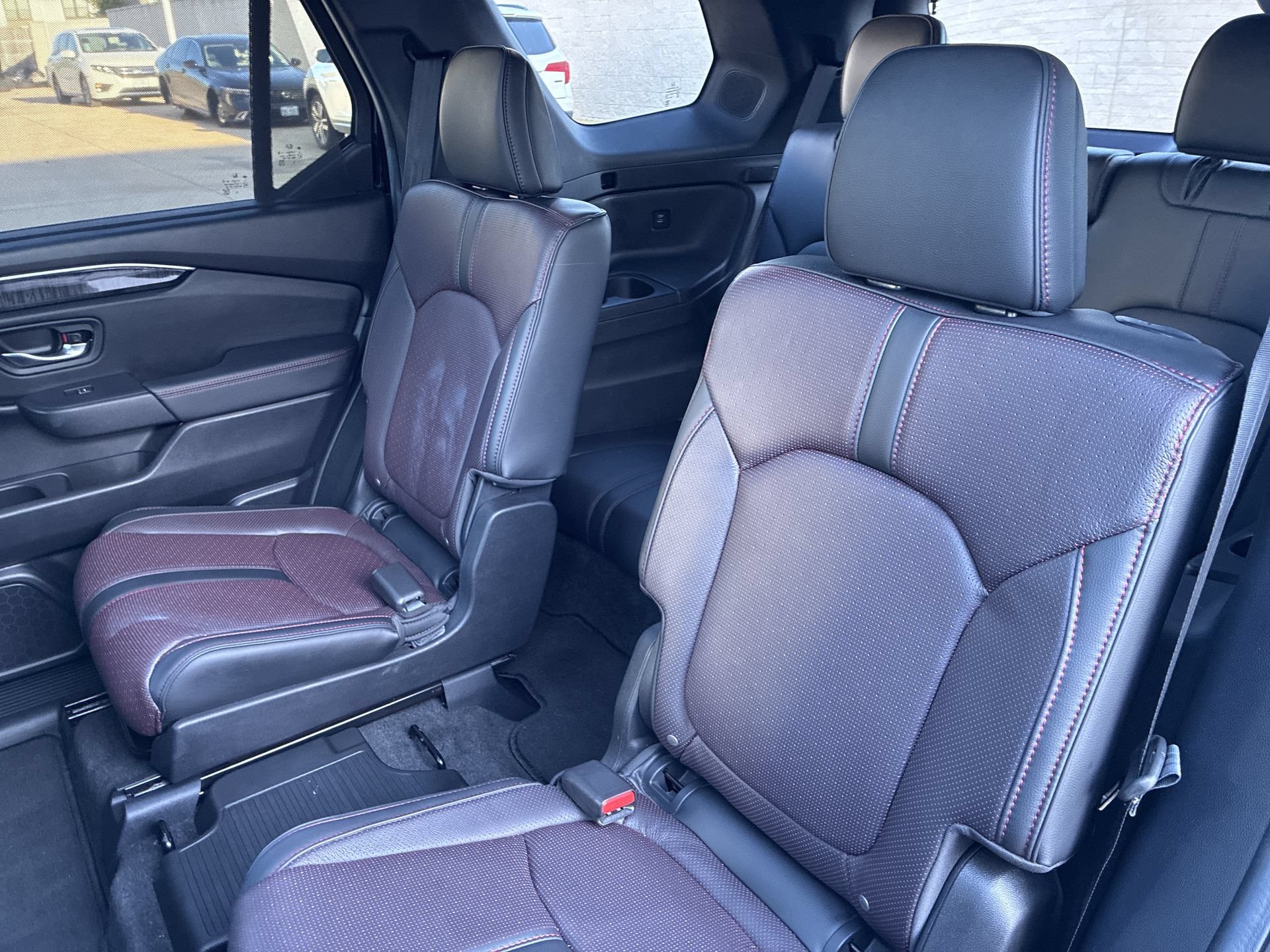 Certified 2025 Honda Pilot Black Edition image 21