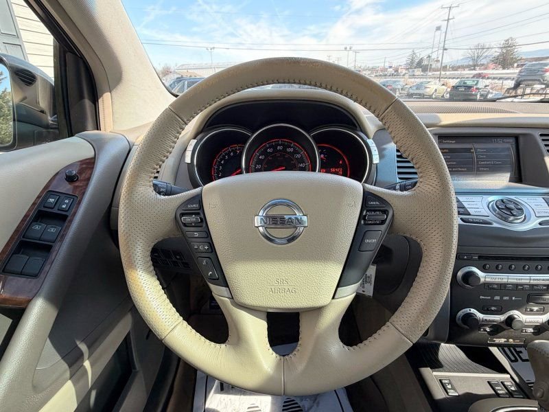Used 2010 Nissan Murano LE w/ Navigation Pkg image 9