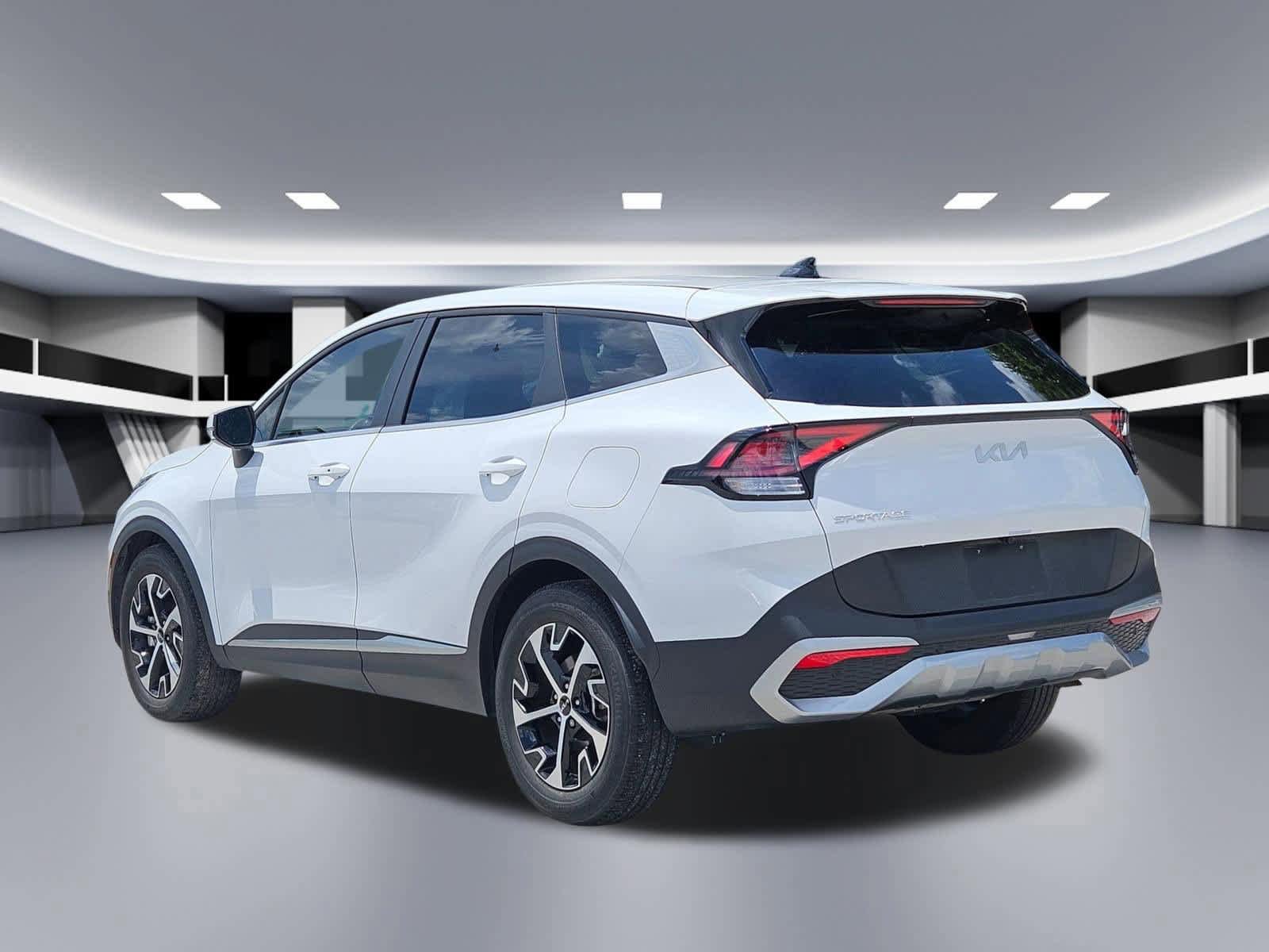Certified 2024 Kia Sportage EX FWD image 3