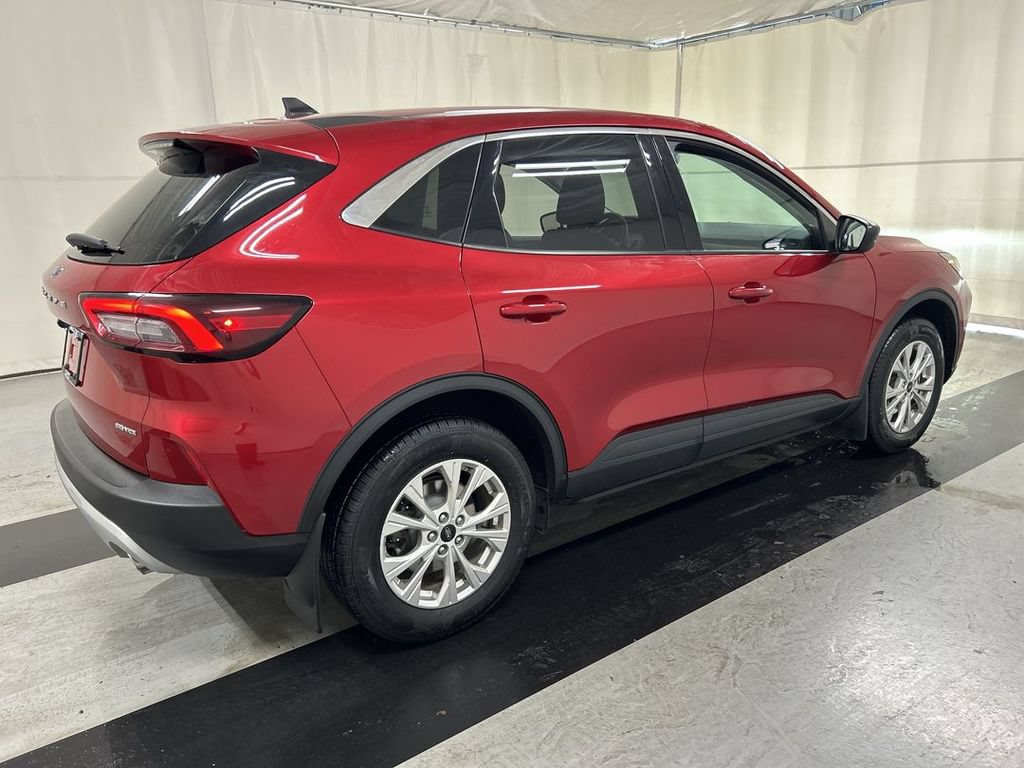 Used 2023 Ford Escape Active AWD/4WD image 2