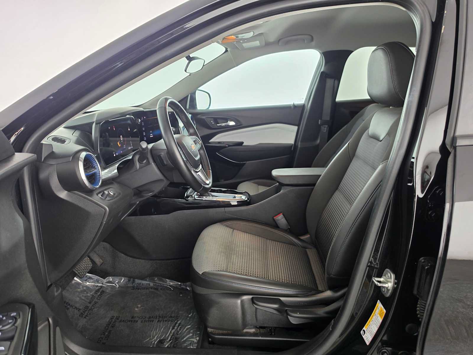 Used 2025 Chevrolet Trax LT w/ Driver Confidence Package FWD image 20