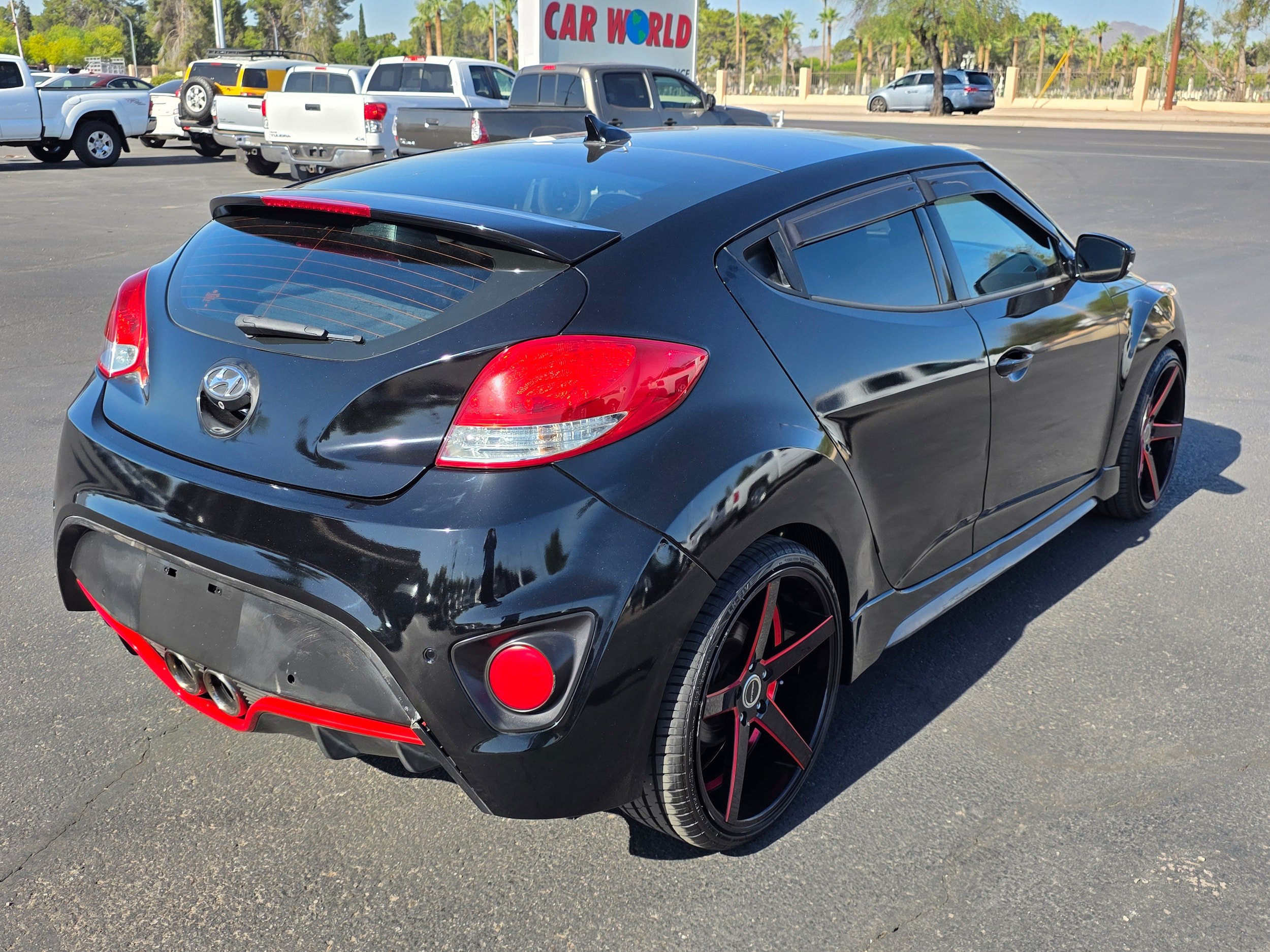 Used 2015 Hyundai Veloster Turbo w/ Option Group 04 FWD image 5