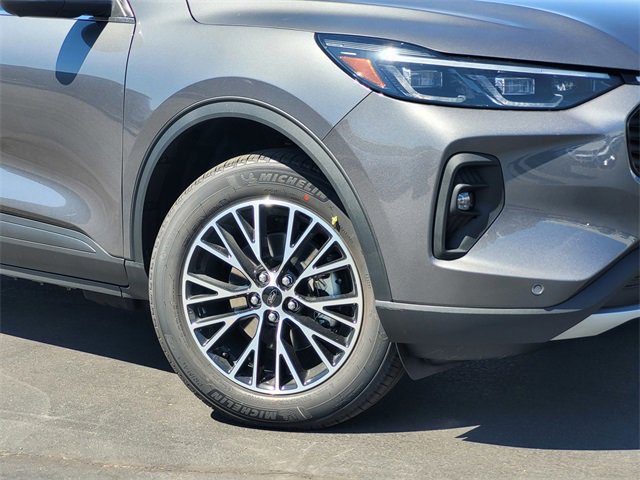 New 2025 Ford Escape SE w/ PHEV Premium Package image 2