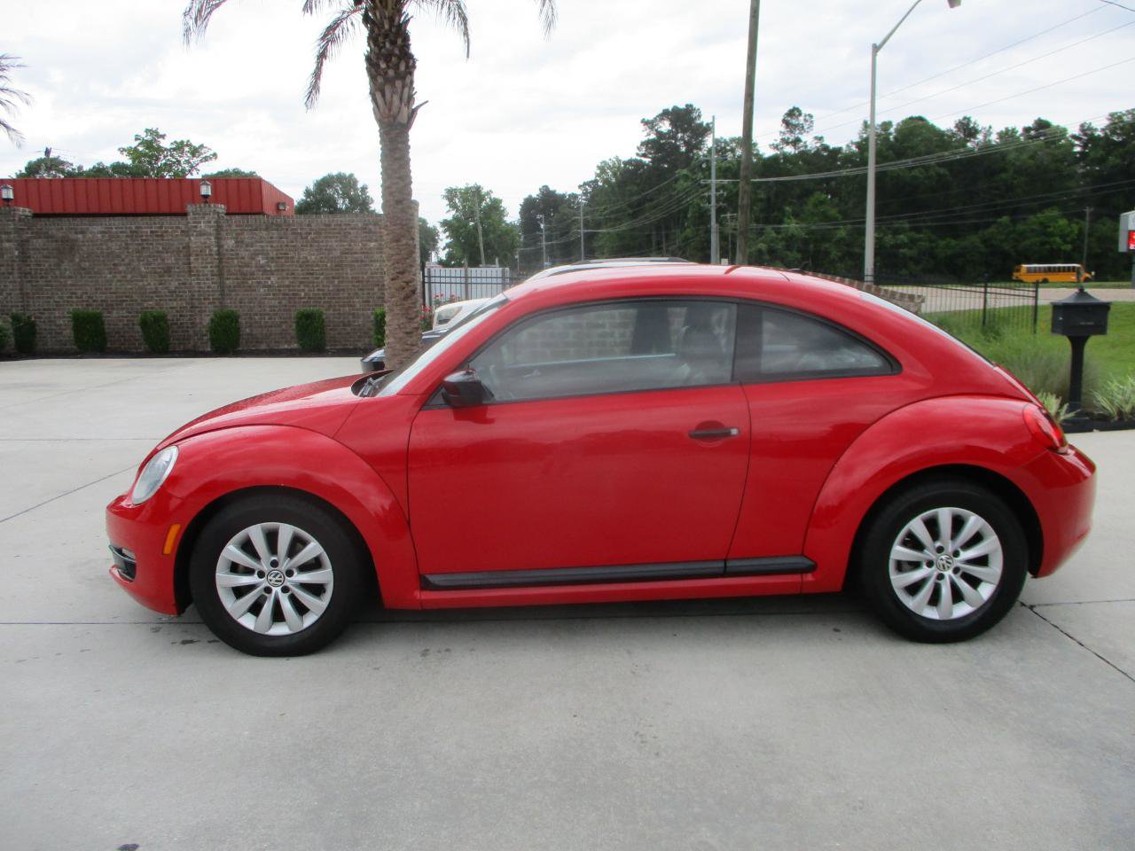 Used 2015 Volkswagen Beetle 1.8T Classic FWD image 15