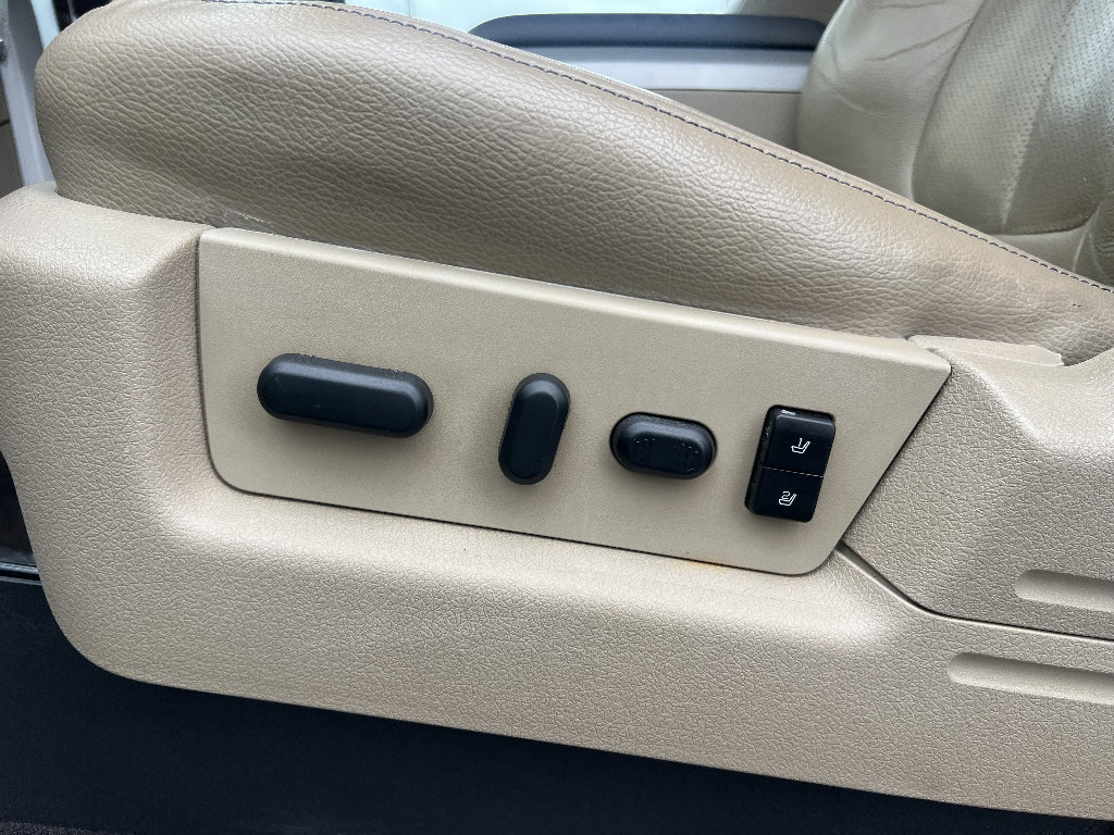 Used 2010 Ford F150 Lariat image 28