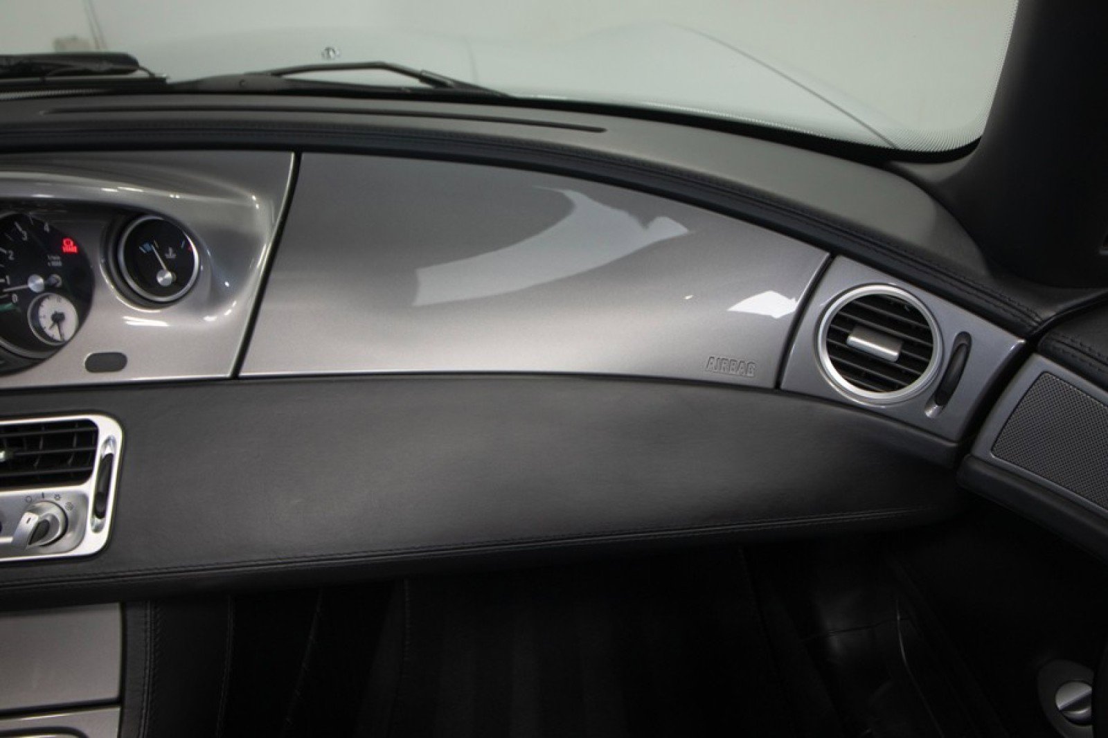 Used 2001 BMW Z8 image 75