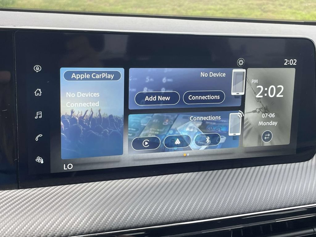 Used 2025 Nissan Kicks SR FWD image 25