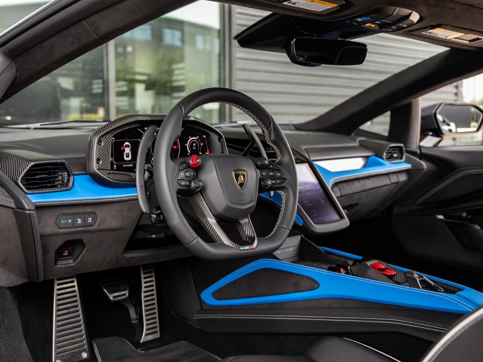 Used 2024 Lamborghini Revuelto image 31
