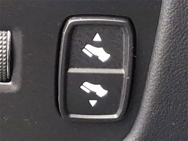 Used 2022 Jeep Grand Wagoneer Series III w/ Rear Seat Video Group 1 image 24