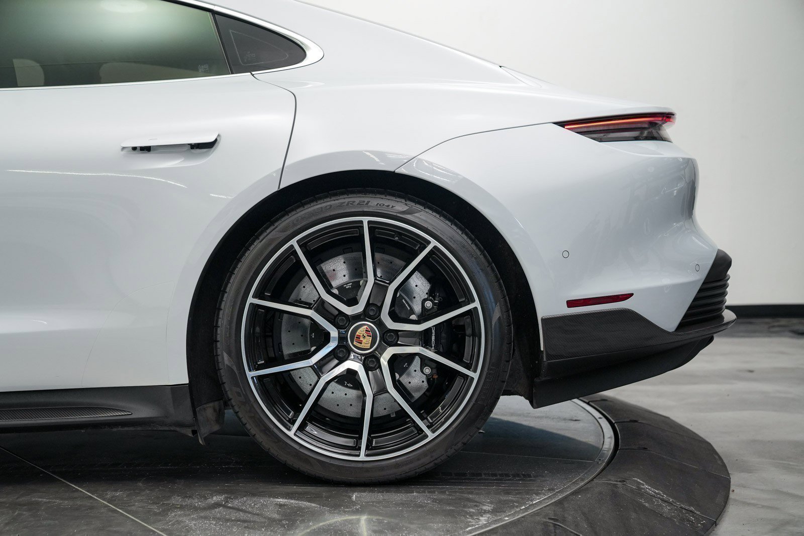 Used 2022 Porsche Taycan Turbo S image 13