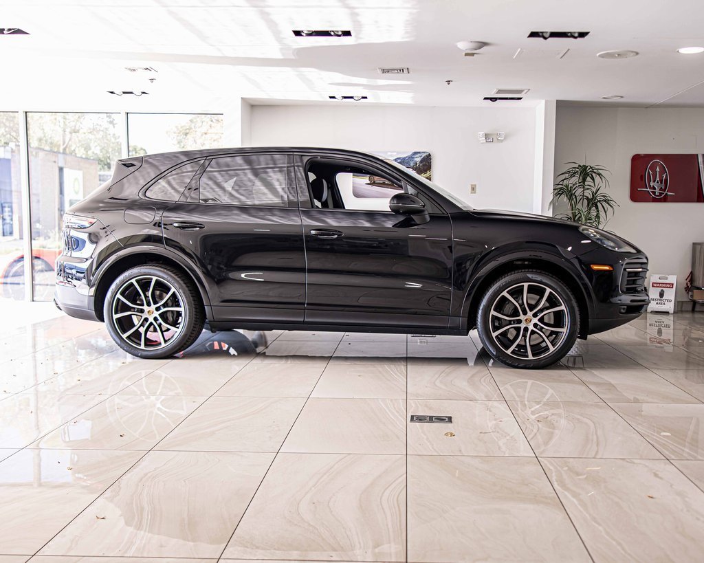 Used 2022 Porsche Cayenne S Platinum image 9