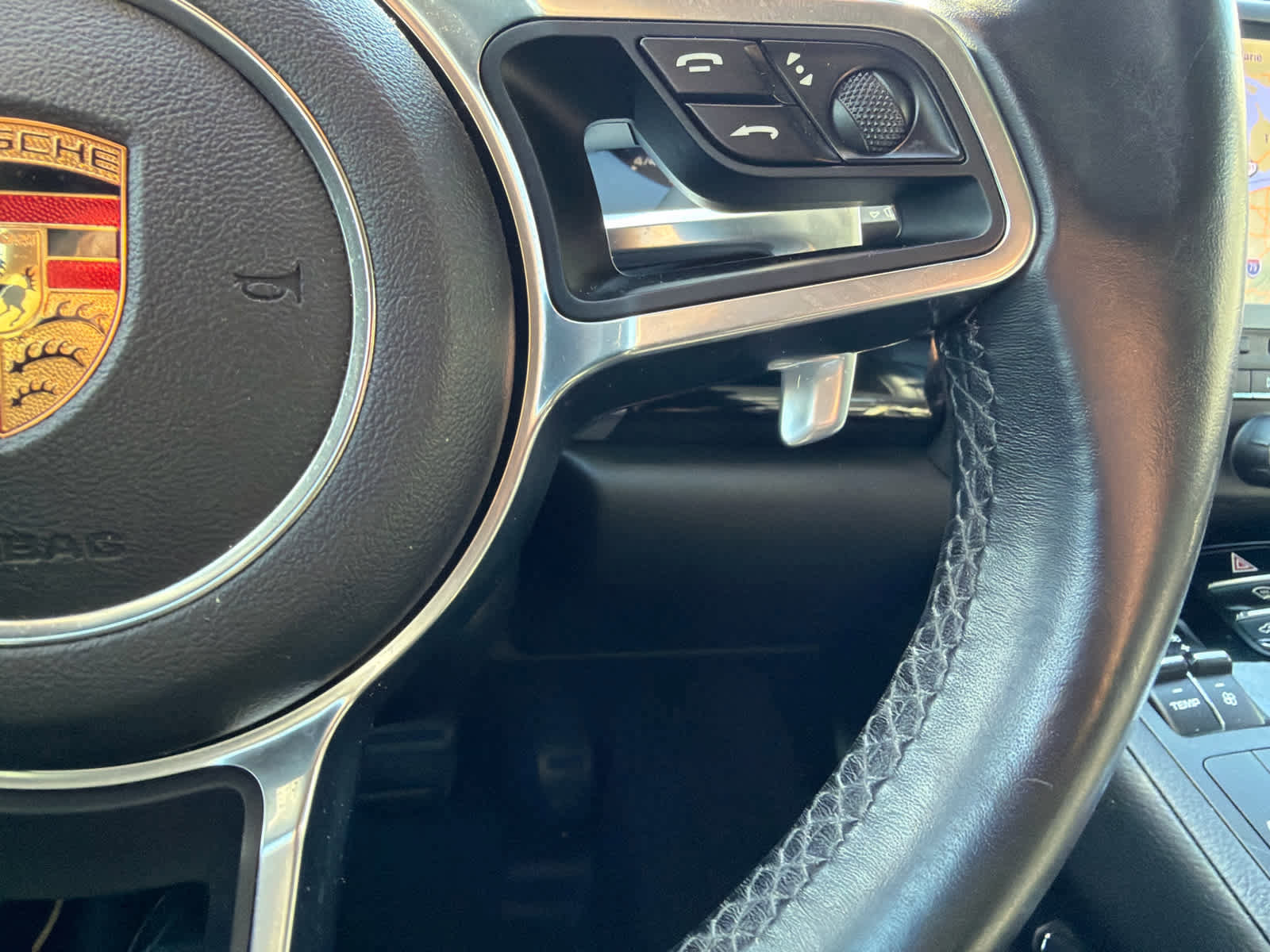 Used 2018 Porsche Cayenne Platinum Edition image 18