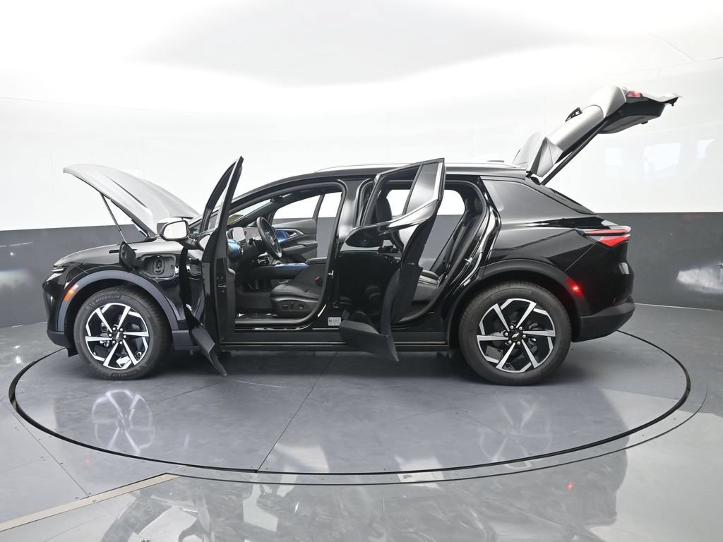 Used 2026 Chevrolet Equinox EV LT FWD image 75