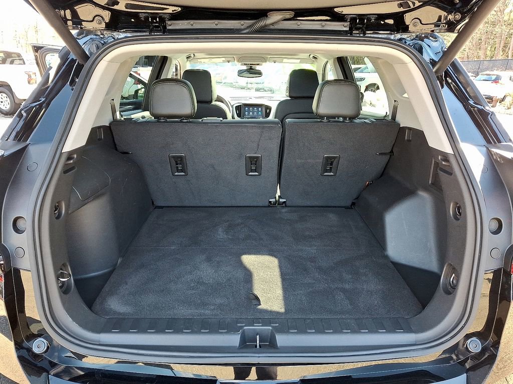 Used 2023 GMC Terrain SLT w/ Elevation Edition image 29