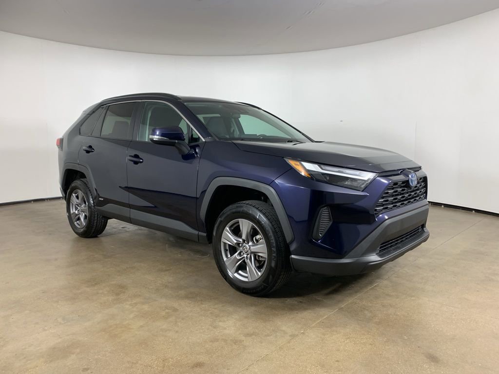 Used 2024 Toyota RAV4 XLE AWD/4WD image 5
