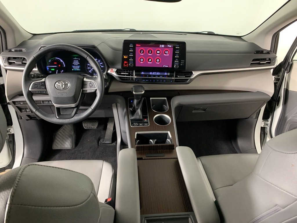 Used 2021 Toyota Sienna XLE image 37