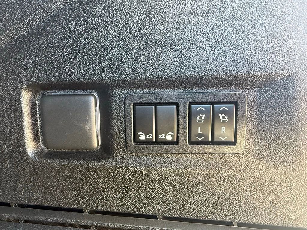 Used 2021 Chevrolet Tahoe Premier image 15