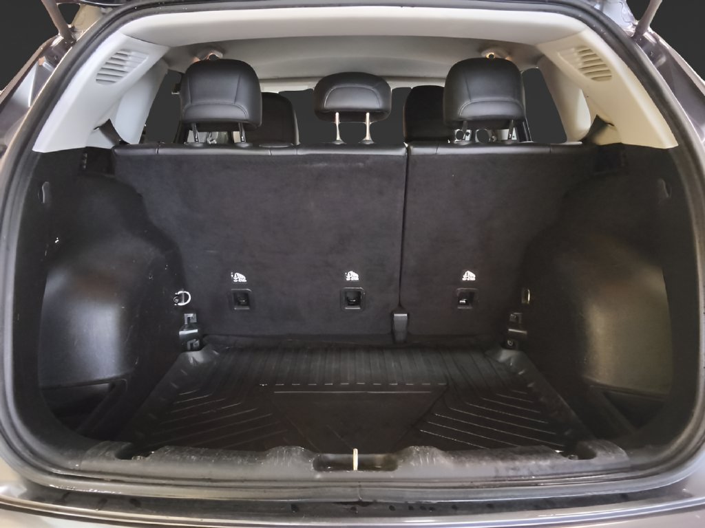 Used 2020 Jeep Compass Latitude FWD image 8