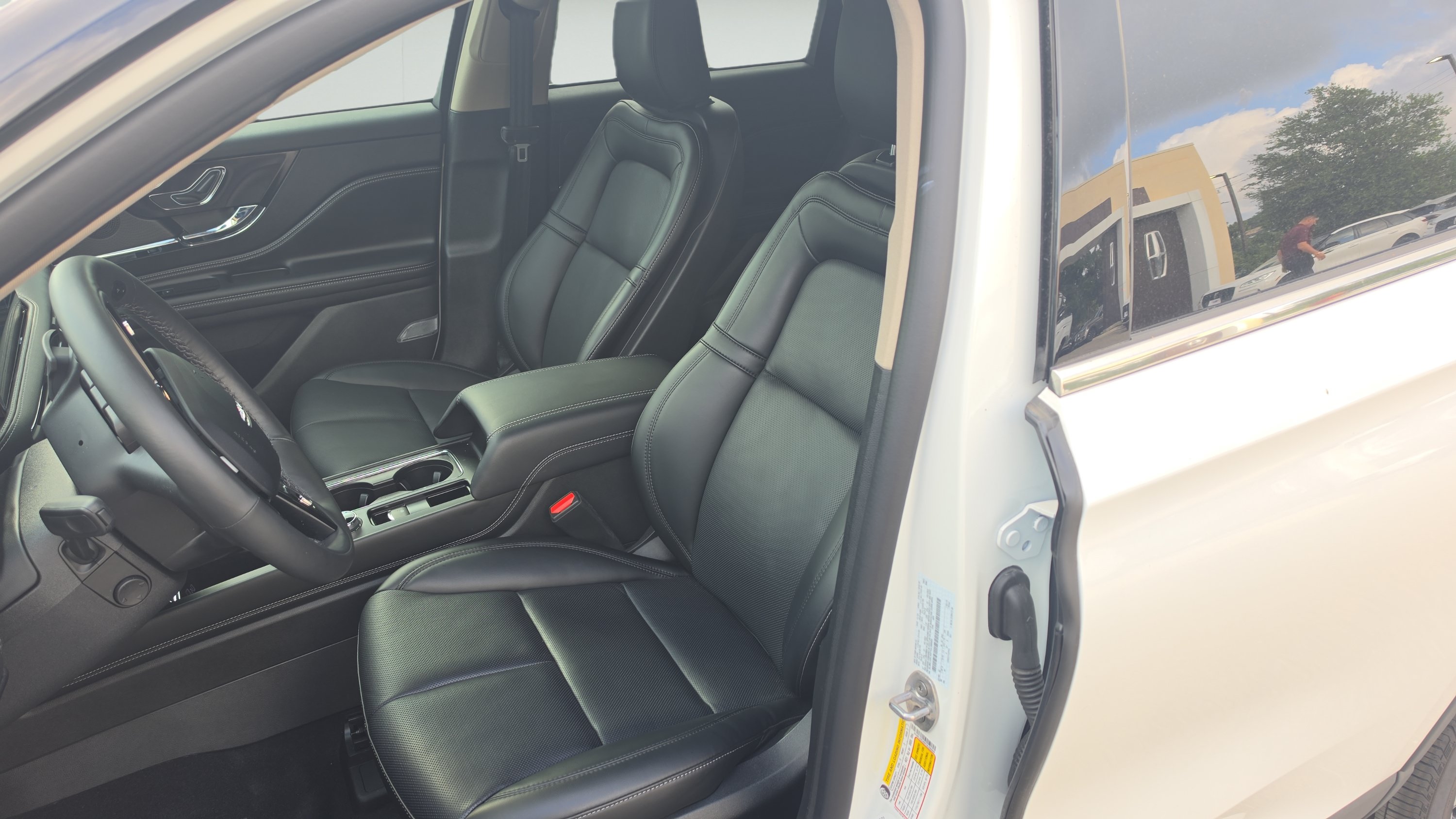 New 2026 Lincoln Corsair Reserve FWD image 9