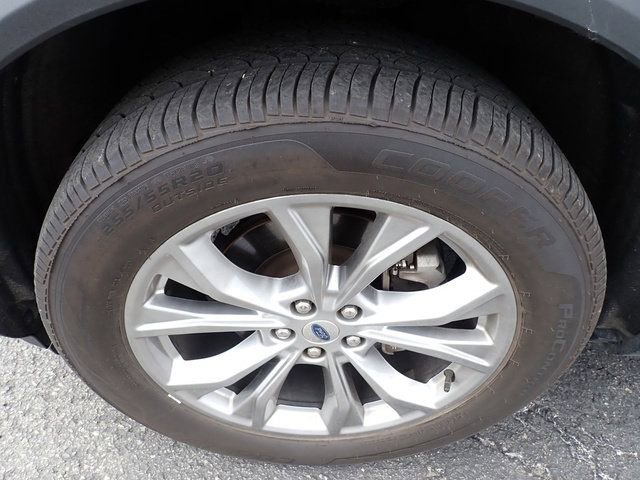 Used 2021 Ford Explorer XLT w/ Equipment Group 202A image 9