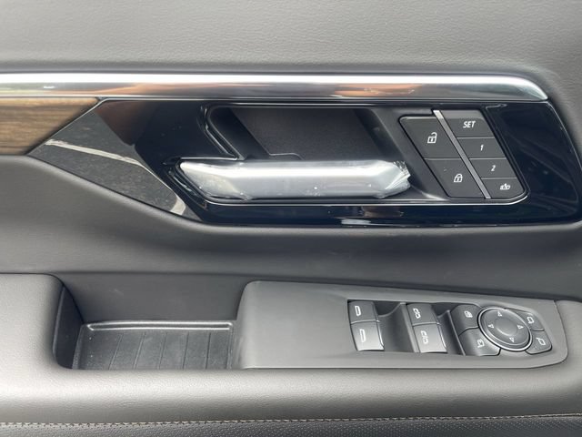 New 2026 Chevrolet Suburban High Country w/ Sun And Tow Package AWD/4WD image 13