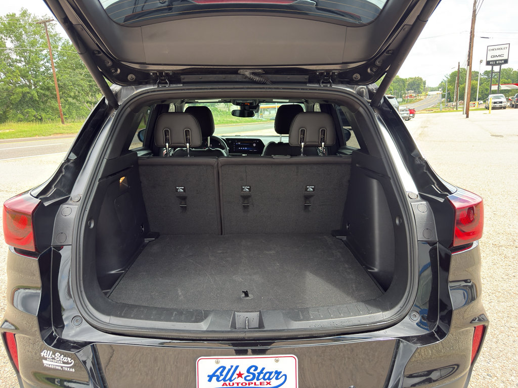 Used 2025 Chevrolet TrailBlazer RS w/ Convenience Package FWD image 19