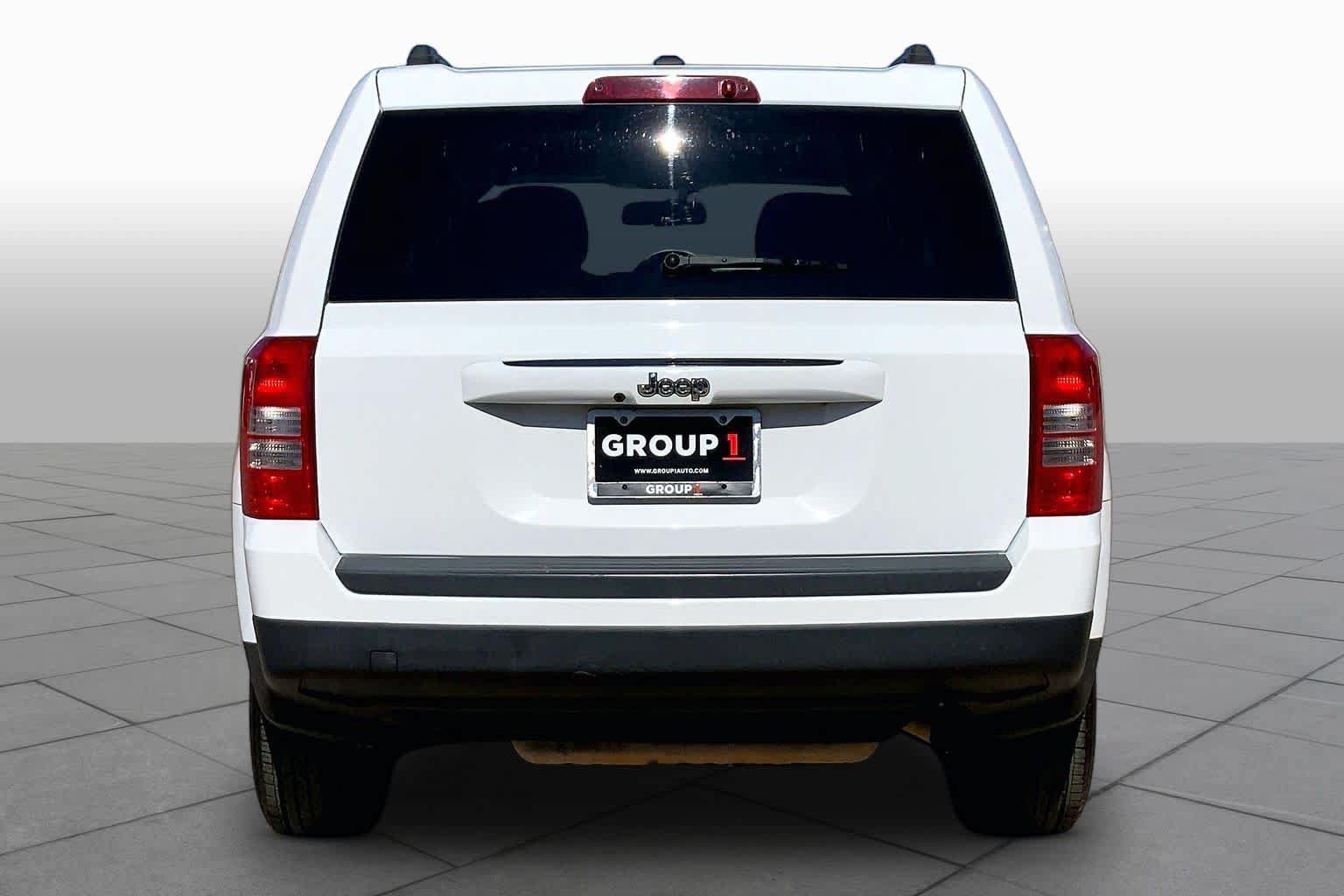 Used 2016 Jeep Patriot Sport w/ Power Value Group FWD image 5