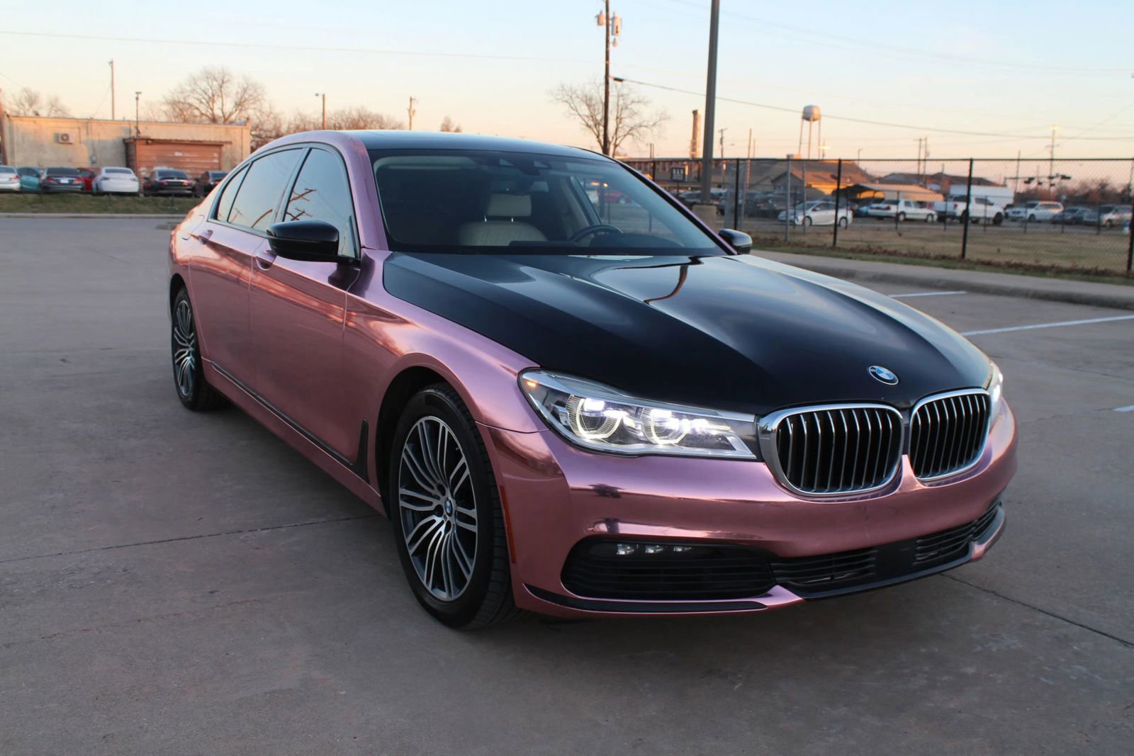 Used 2018 BMW 750i image 2