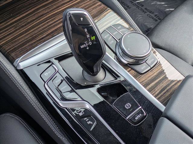 Used 2023 BMW 530e w/ M Sport Package image 12