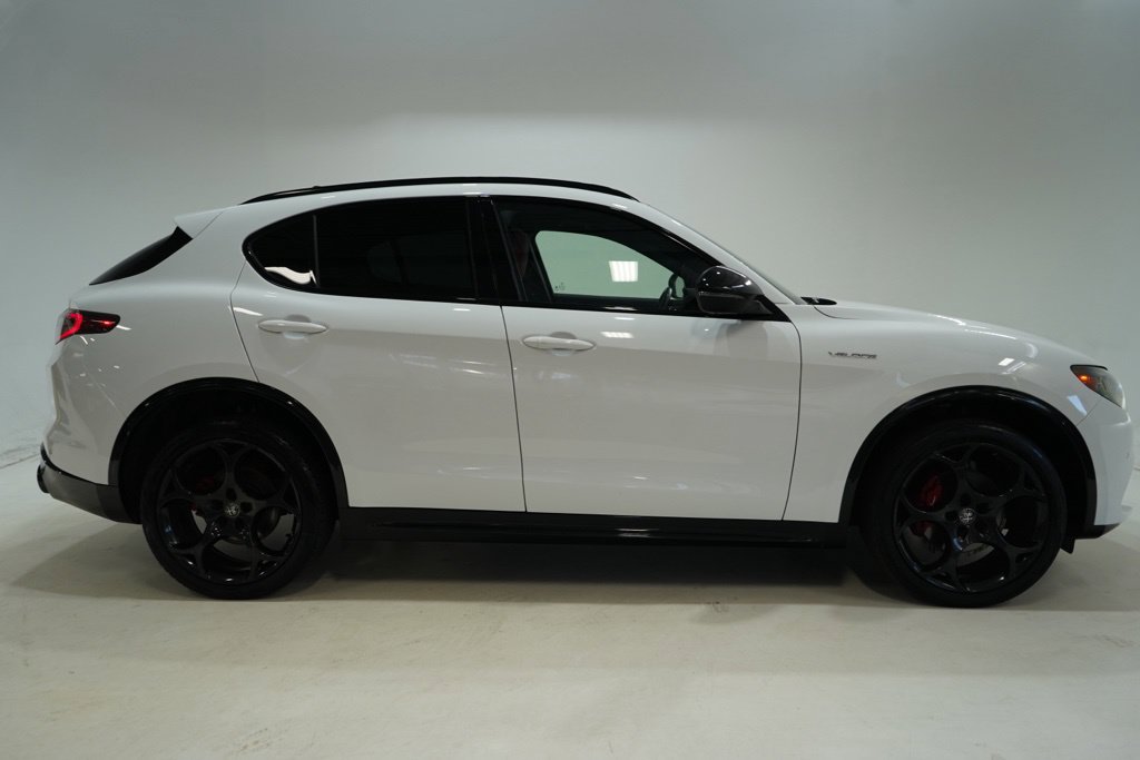 Used 2024 Alfa Romeo Stelvio Veloce AWD/4WD image 8