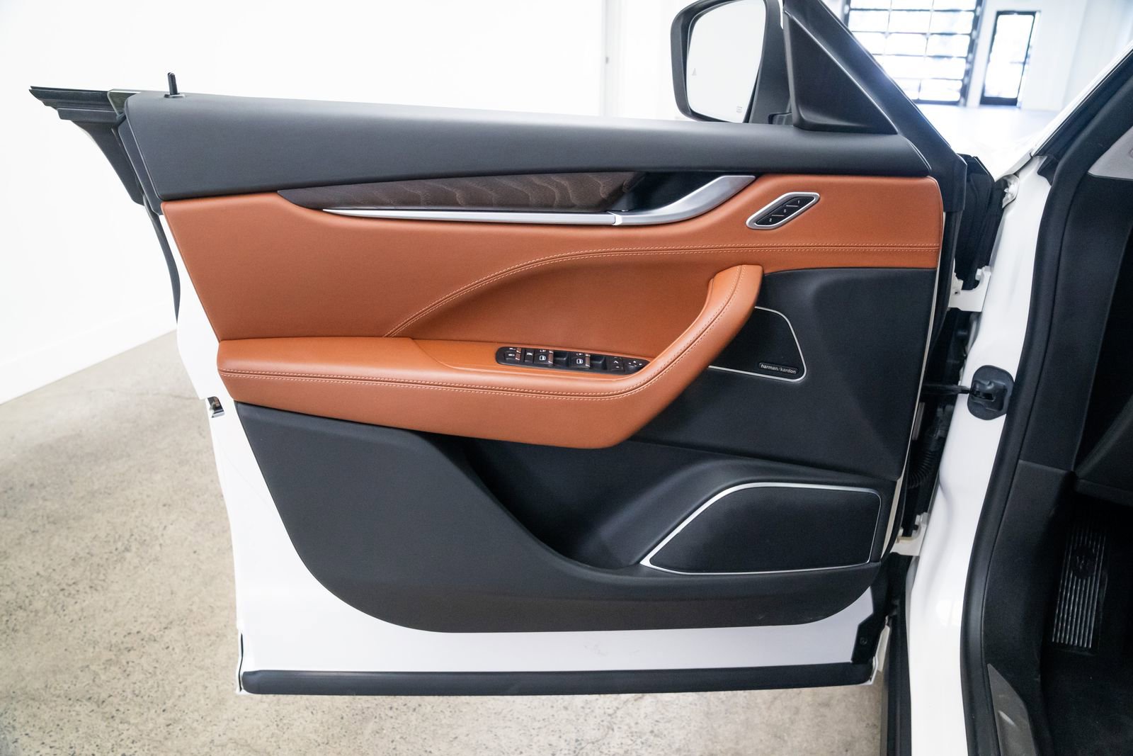 Used 2018 Maserati Levante S GranLusso image 17