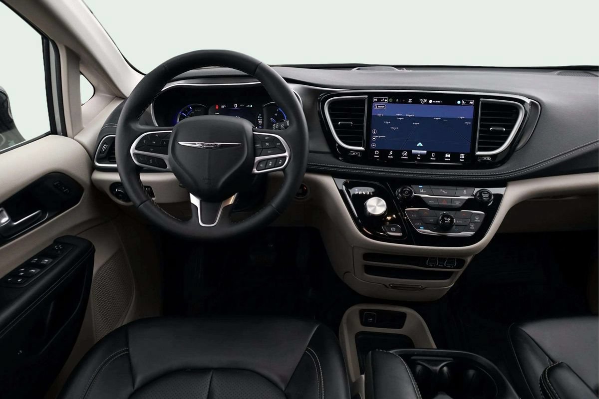 Used 2024 Chrysler Pacifica Limited FWD image 23