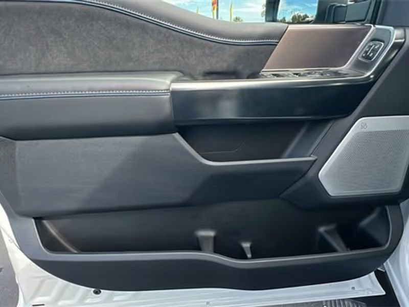 New 2025 Ford F250 Platinum image 16