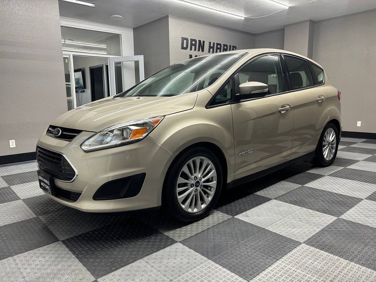 Used 2017 Ford C-MAX SE FWD image 2