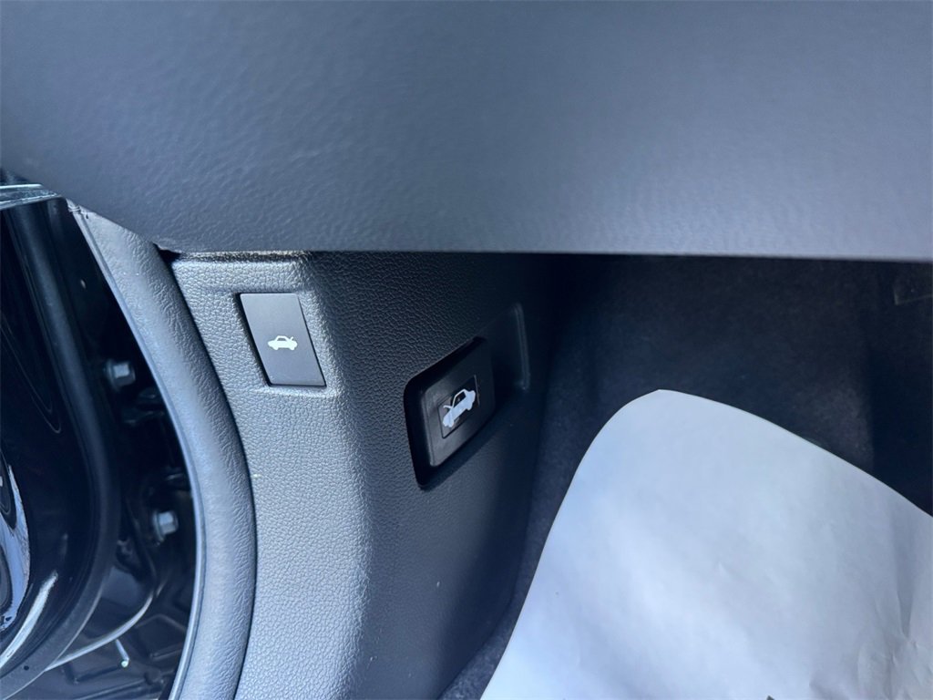 Used 2023 Honda Accord EX image 30