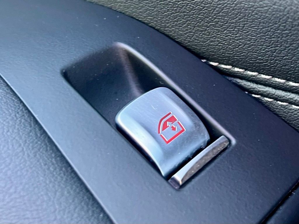 Used 2024 BMW X7 xDrive40i w/ Premium Package image 46