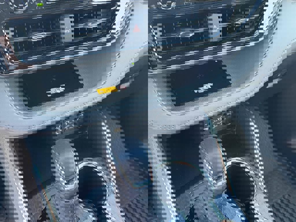 Used 2023 Toyota Highlander Limited image 22