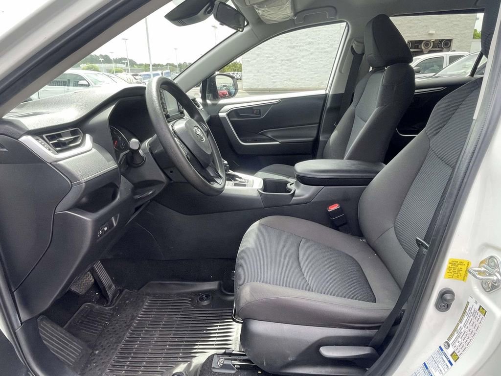 Used 2022 Toyota RAV4 LE image 19
