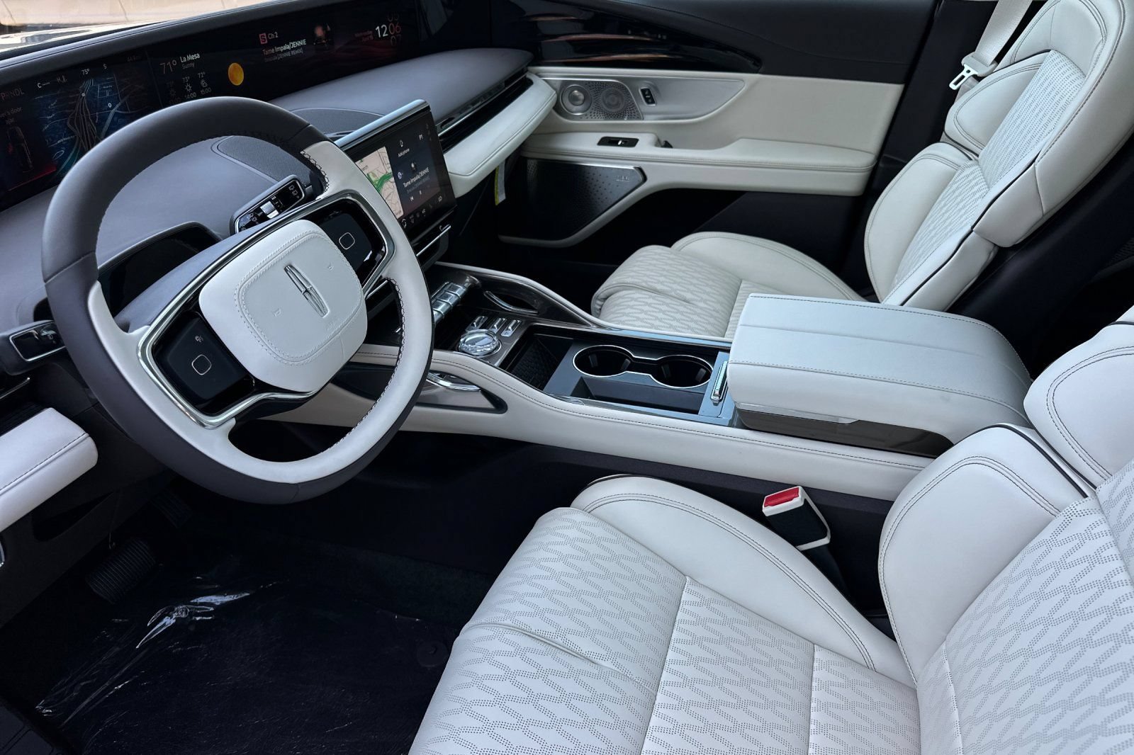 New 2026 Lincoln Nautilus Black Label w/ Jet Appearance Package AWD/4WD image 9