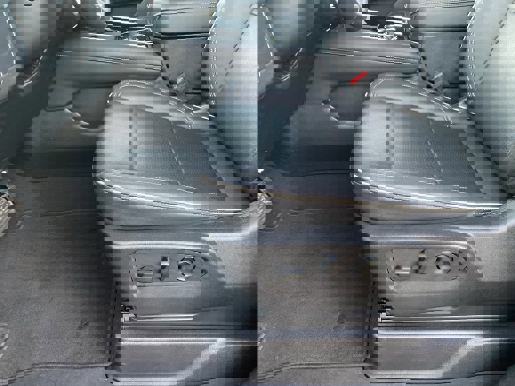 Used 2025 Chevrolet Suburban Premier image 27