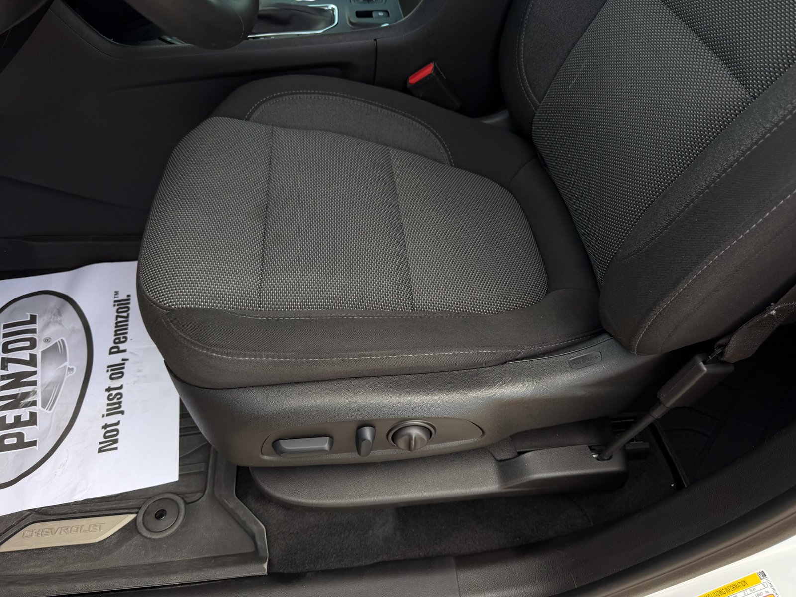 Used 2023 Chevrolet Traverse LT FWD image 11
