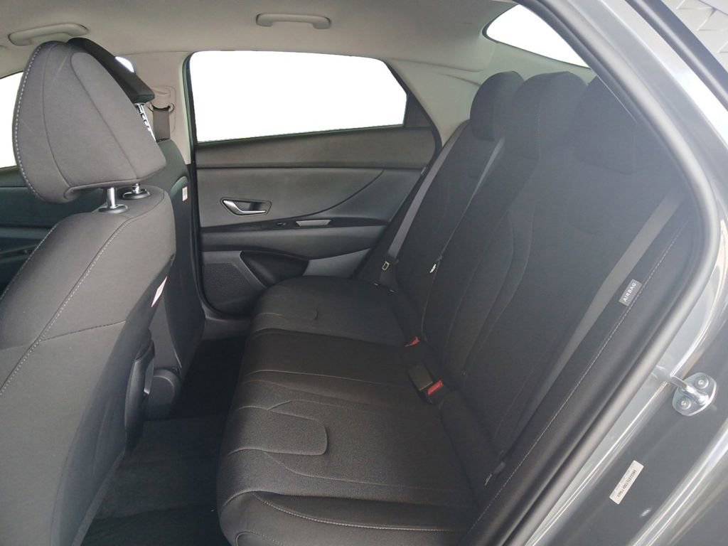 New 2026 Hyundai Elantra SE FWD image 13