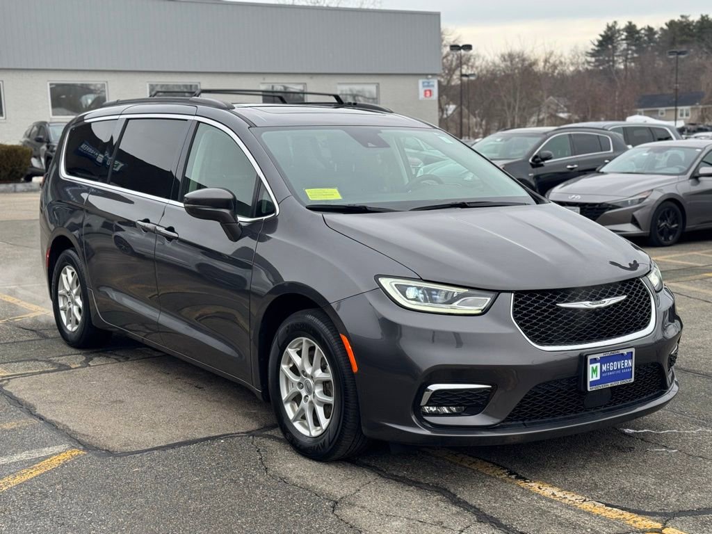 Used 2022 Chrysler Pacifica Touring-L image 8