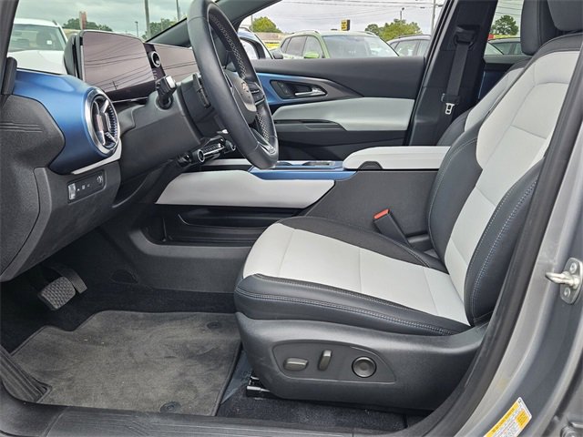 Used 2024 Chevrolet Equinox EV LT image 5