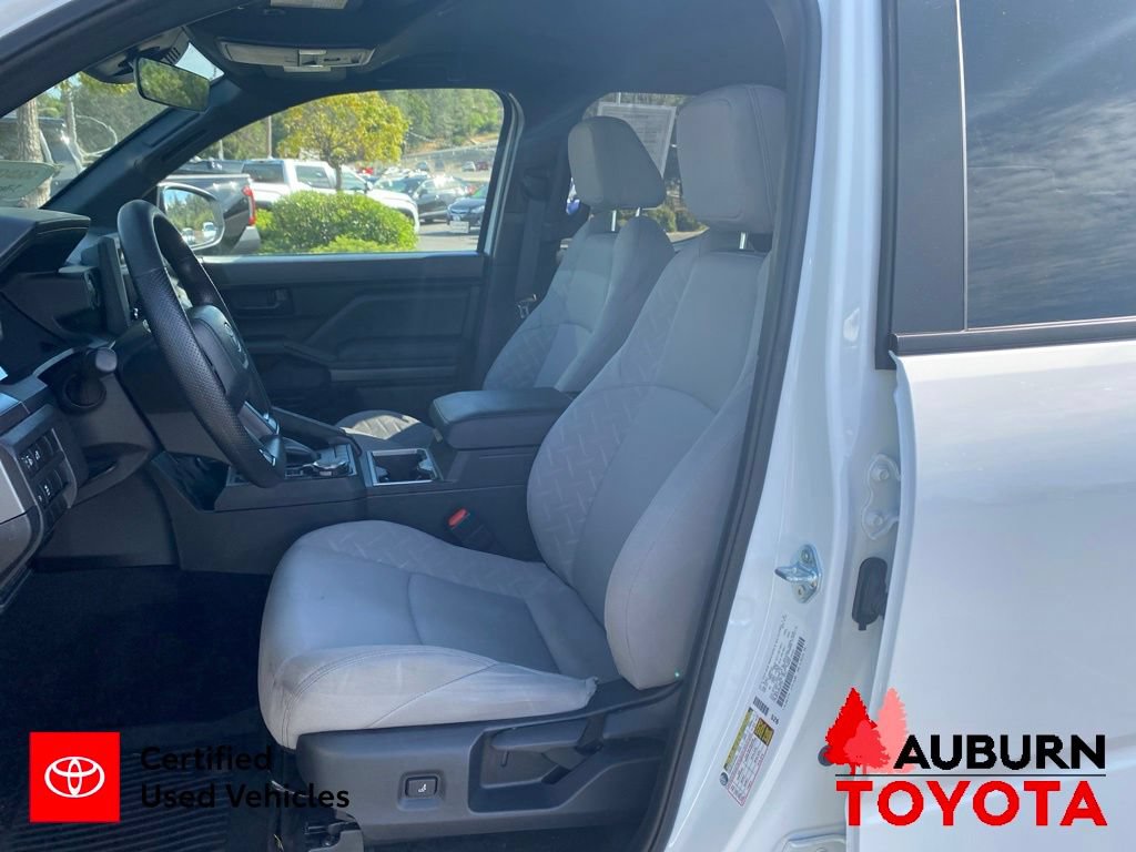 Certified 2024 Toyota Tacoma SR5 AWD/4WD image 33