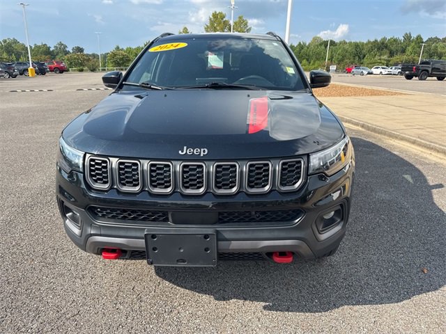 Used 2024 Jeep Compass Trailhawk image 8