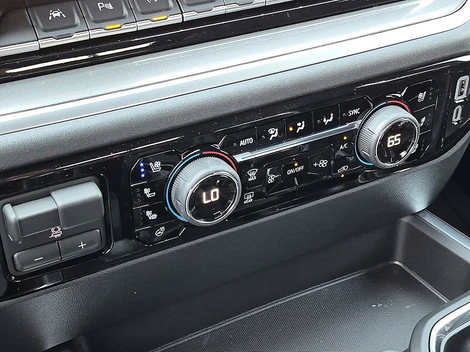 New 2026 Chevrolet Silverado 1500 High Country w/ High Country Premium Package AWD/4WD image 25