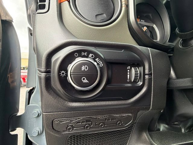 Used 2024 Jeep Gladiator Mojave AWD/4WD image 23