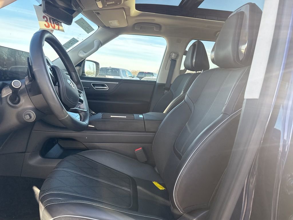 Used 2025 INFINITI QX80 Sensory image 5